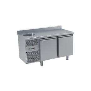 Chladicí stůl s agregátem, plnými dveřmi a dřezem 1325x600x850 mm | DORA METAL, DM-91002