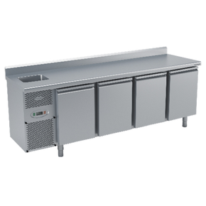 Chladicí stůl s agregátem, plnými dveřmi a dřezem 2325x700x850 mm | DORA METAL, DM-91004